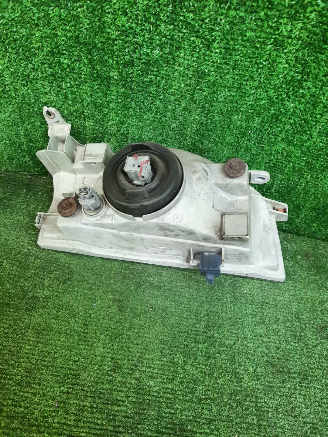 Фара левая передняя TOYOTA SPRINTER CARIB AE111G, AE114G, AE115G 4 ракурс