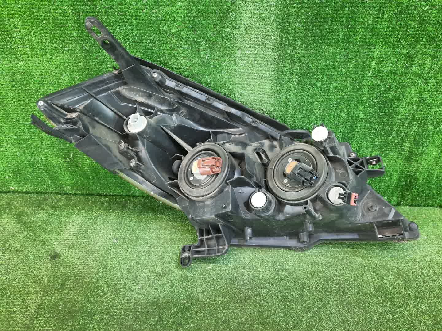 Фара левая передняя NISSAN WINGROAD Y11 3 ракурс