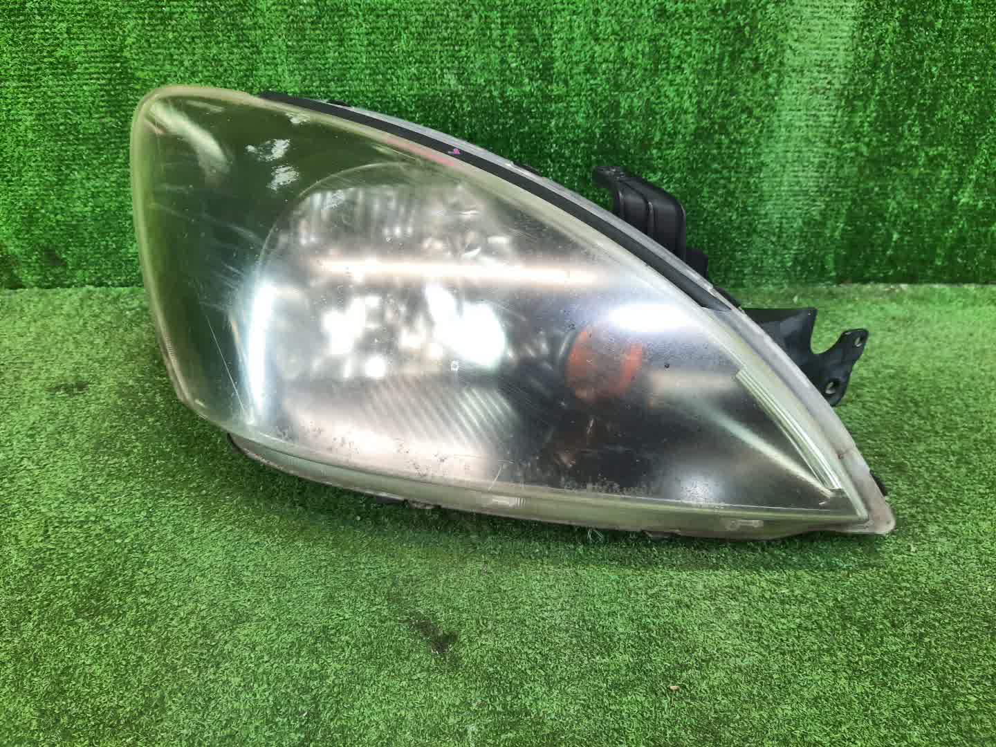 Фара правая передняя MITSUBISHI LANCER CEDIA, LANCER CS3W, CS9W, CS9A, CS1A, CS2A, CS2W, CS5W, CS5A, CS3A, CS6A, CS2V 1 ракурс