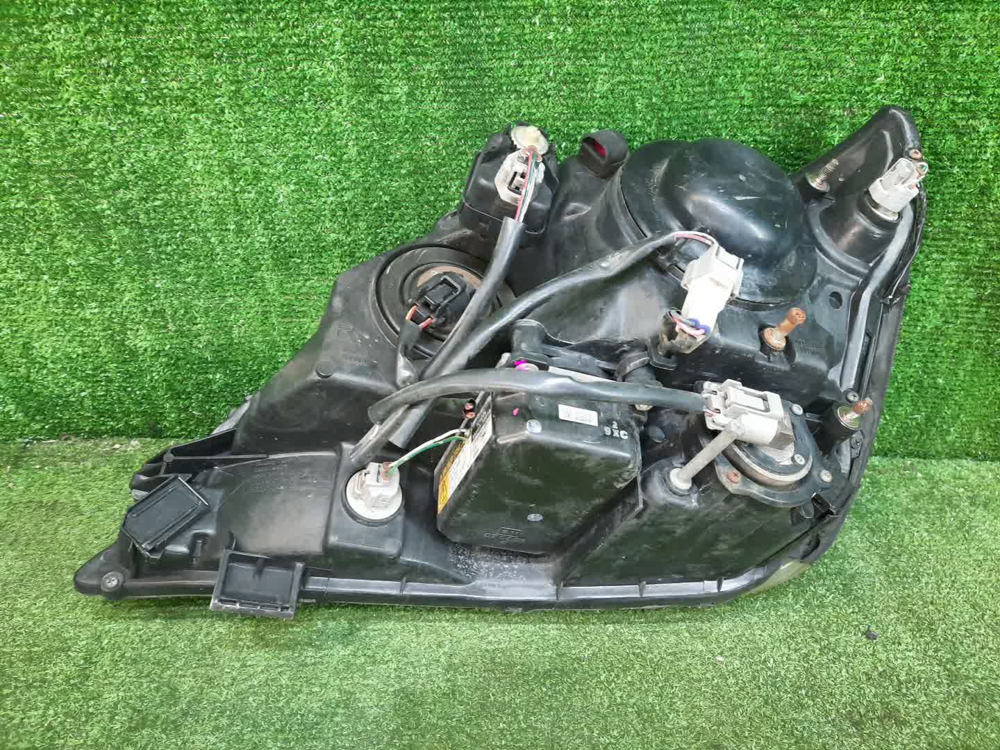 Фара правая передняя TOYOTA HARRIER MCU15W, MCU10W, SXU15W, SXU10W, ACU10W, ACU15W 3 ракурс
