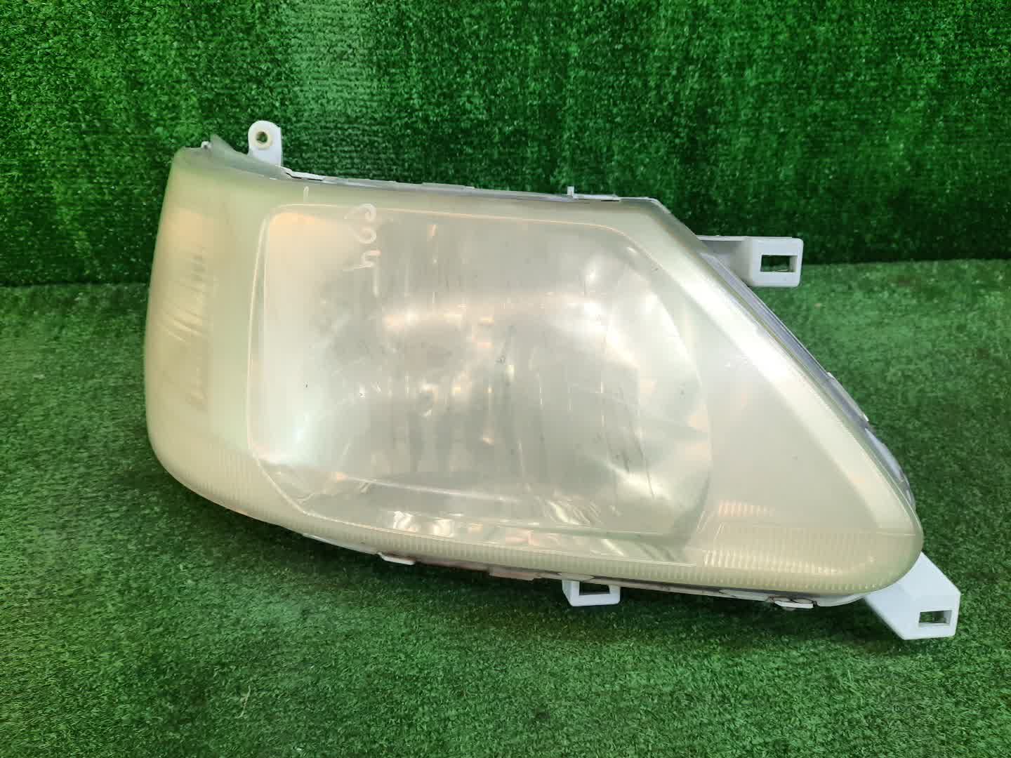 Фара правая передняя NISSAN SERENA TNC24, TC24, RC24, PC24, PNC24, VC24, VNC24 1 ракурс Фара правая передняя NISSAN SERENA TNC24, TC24, RC24, PC24, PNC24, VC24, VNC24 1 ракурс