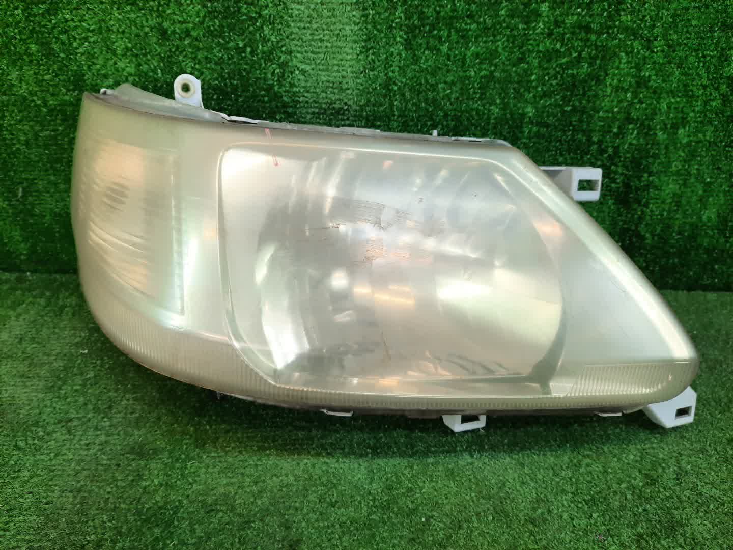 Фара правая передняя NISSAN SERENA TNC24, TC24, RC24, PC24, PNC24, VC24, VNC24 1 ракурс Фара правая передняя NISSAN SERENA TNC24, TC24, RC24, PC24, PNC24, VC24, VNC24 1 ракурс