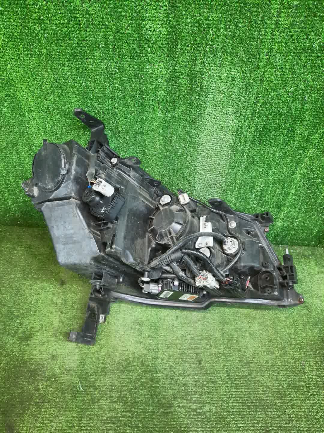 Фара левая передняя NISSAN FUGA Y50, PNY50, PY50, GY50 2 ракурс
