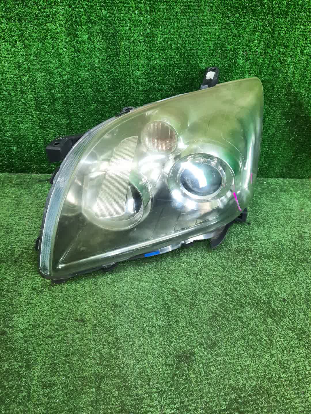 Фара левая передняя TOYOTA AVENSIS ZZT251, AZT250, AZT255, AZT251 1 ракурс