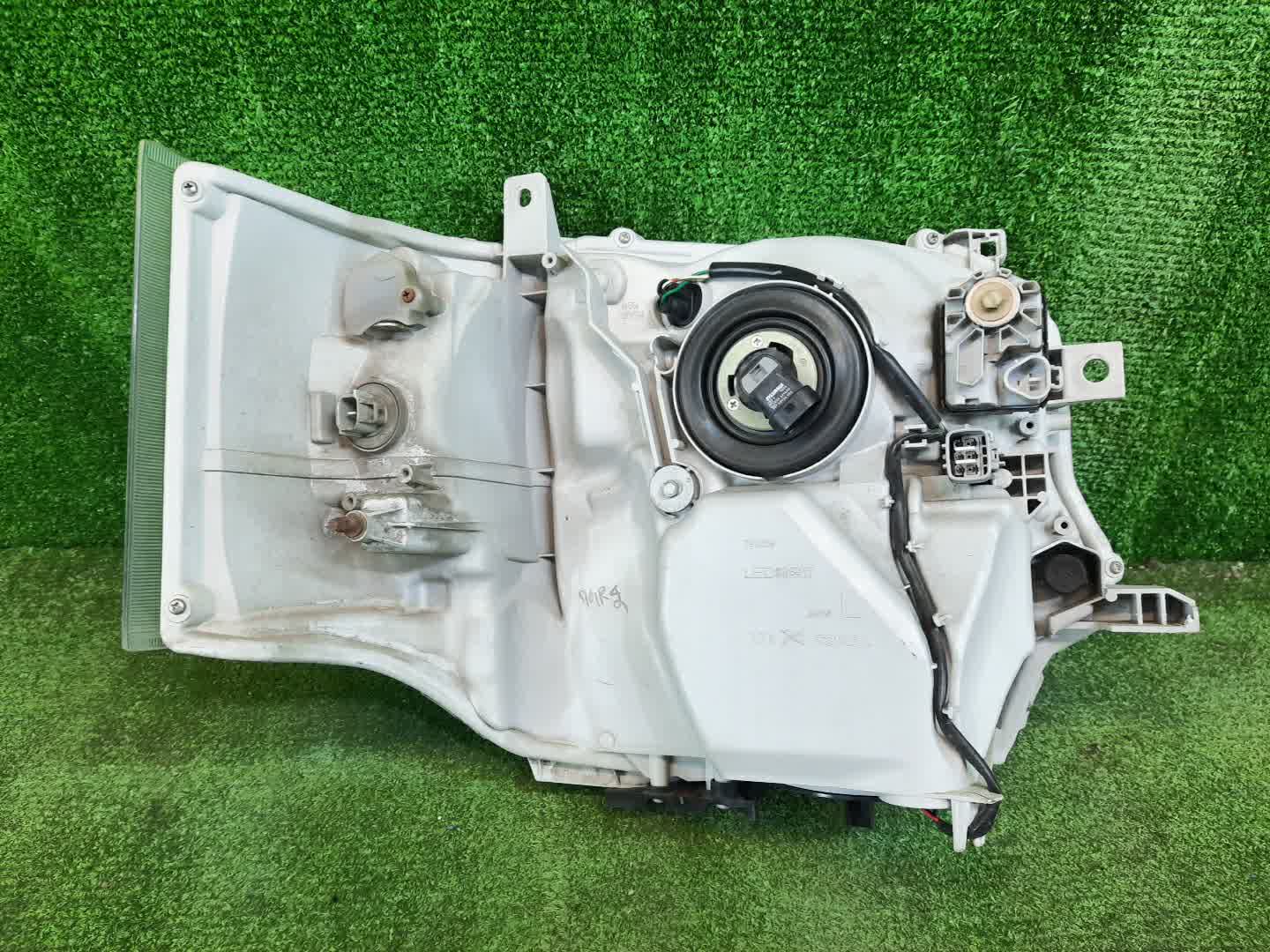 Фара левая передняя TOYOTA HIACE TRH200, KDH206, KDH200 2 ракурс