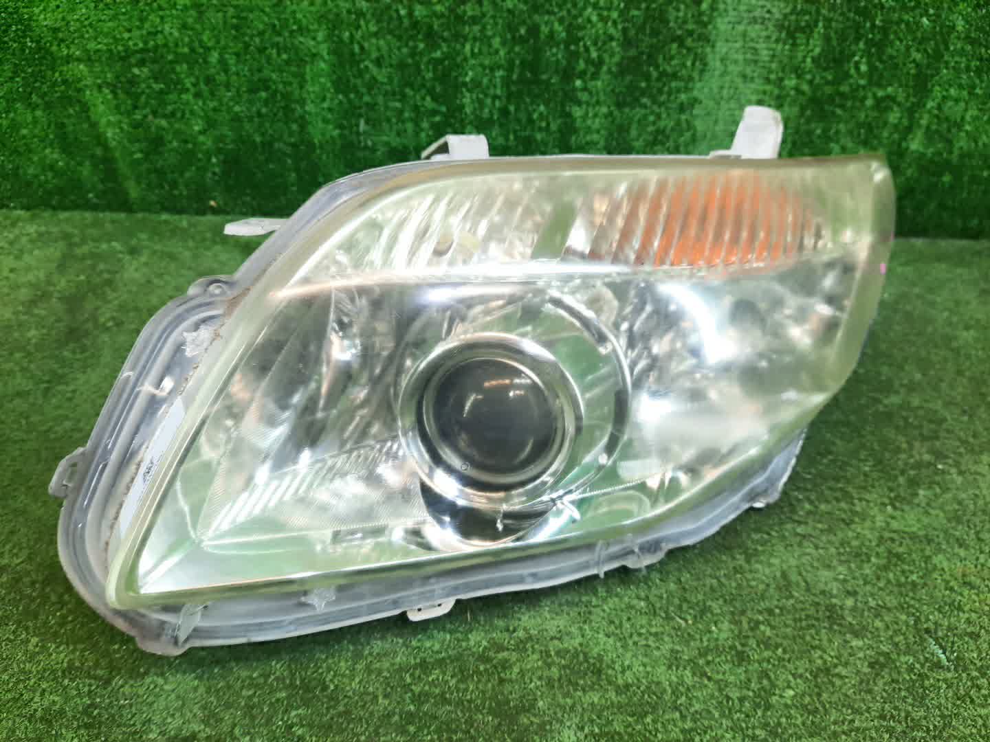 Фара левая передняя TOYOTA AXIO, COROLLA FIELDER, COROLLA  AXIO, FIELDER NZE141, NZE144, ZRE142, ZRE144, ZRE144G, ZRE142G, NZE144G, NZE141G 1 ракурс