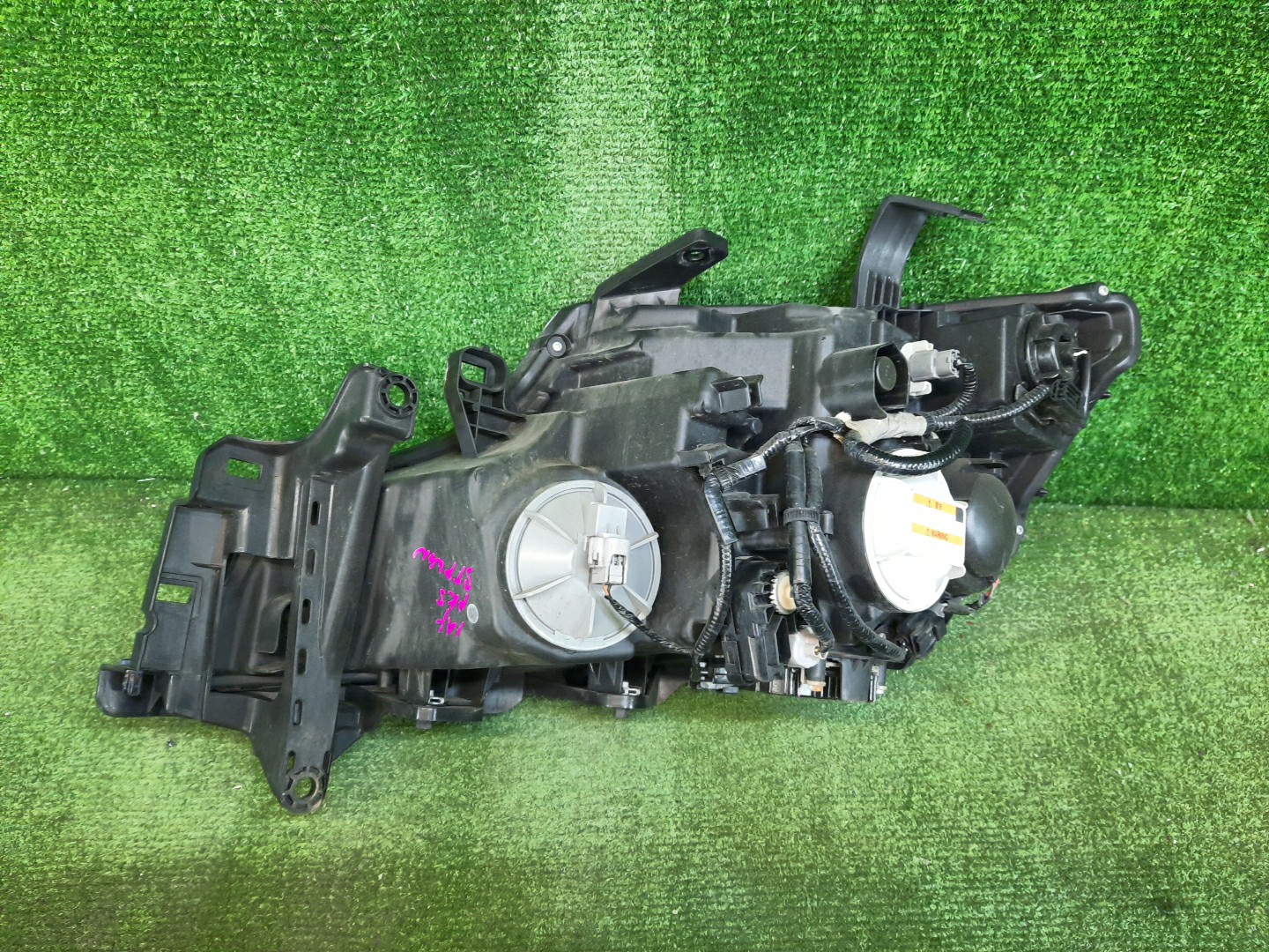 Фара правая передняя HONDA STEPWGN RK5 2 ракурс