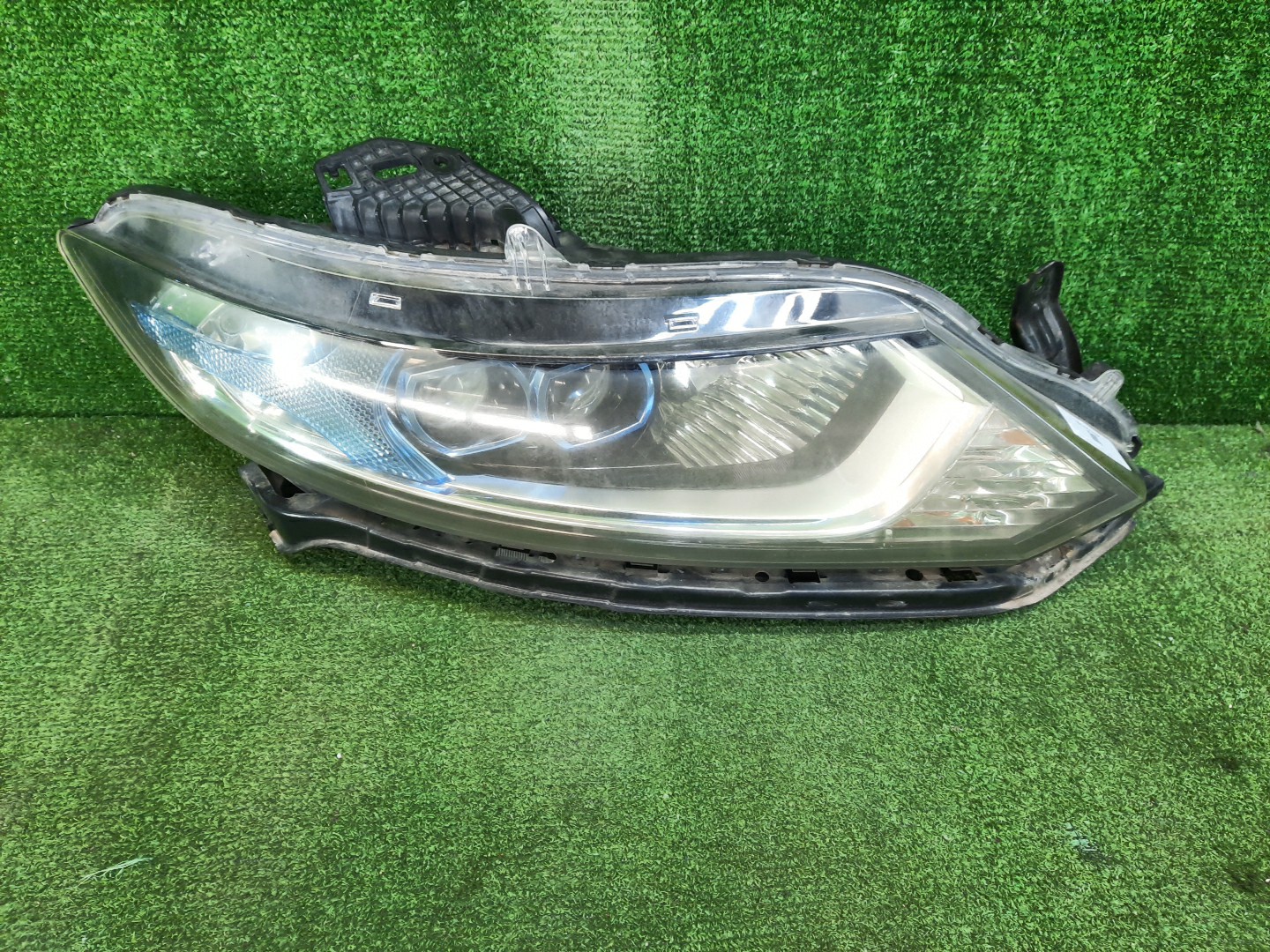 Фара правая передняя HONDA JADE FR4 1 ракурс