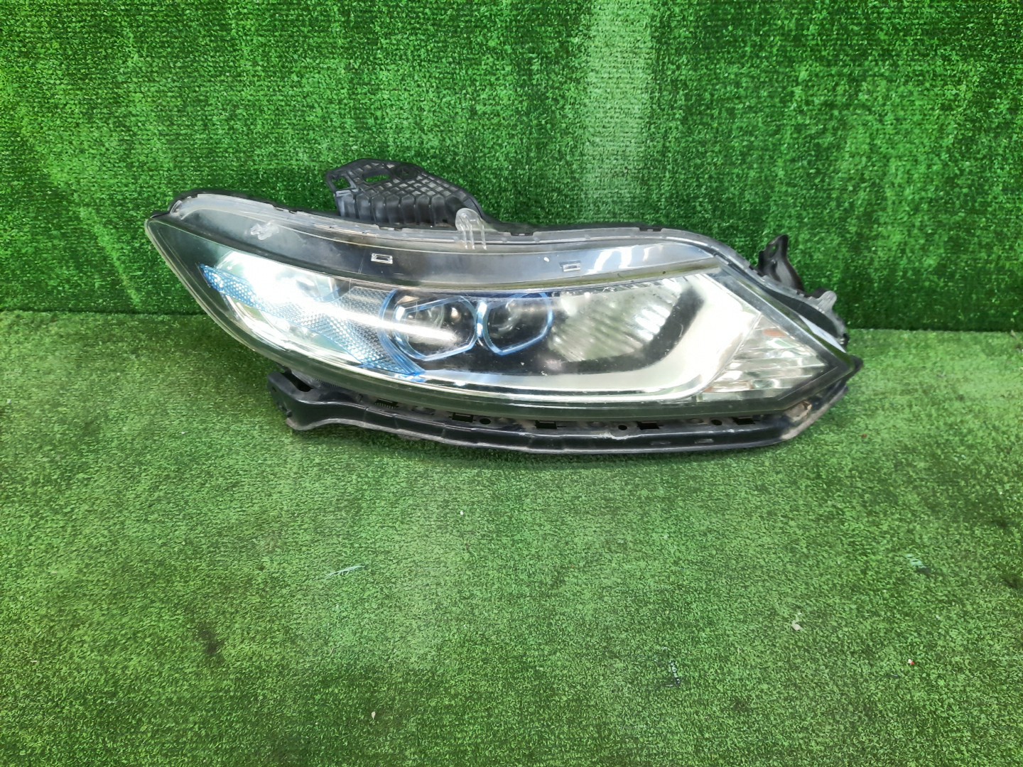 Фара правая передняя HONDA JADE FR4 1 ракурс