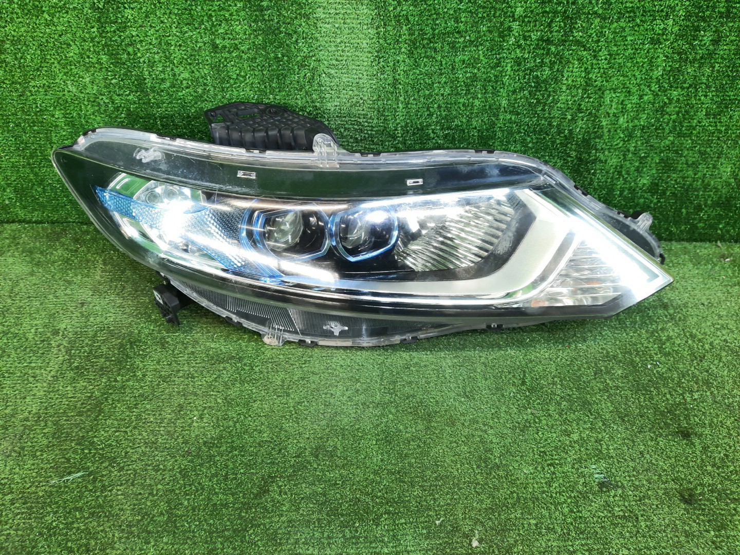 Фара правая передняя HONDA JADE FR4 1 ракурс