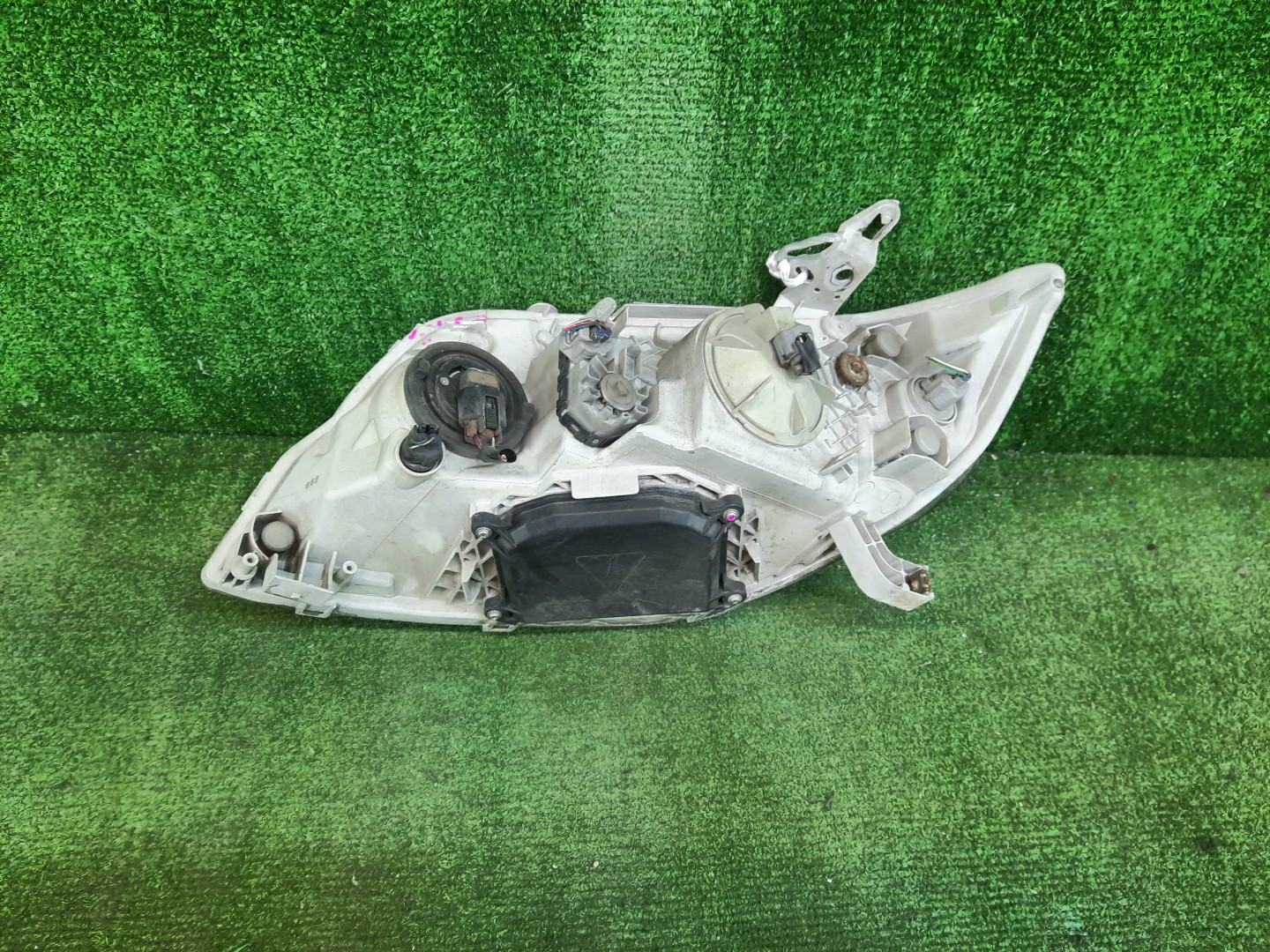 Фара правая передняя TOYOTA COROLLA, COROLLA FIELDER ZZE124, NZE121, NZE120, ZZE122, NZE124, CE121, NZE121G, ZZE123G, ZZE124G, ZZE122G, NZE124G , 1NZ-FE, 1ZZ-FE 3 ракурс