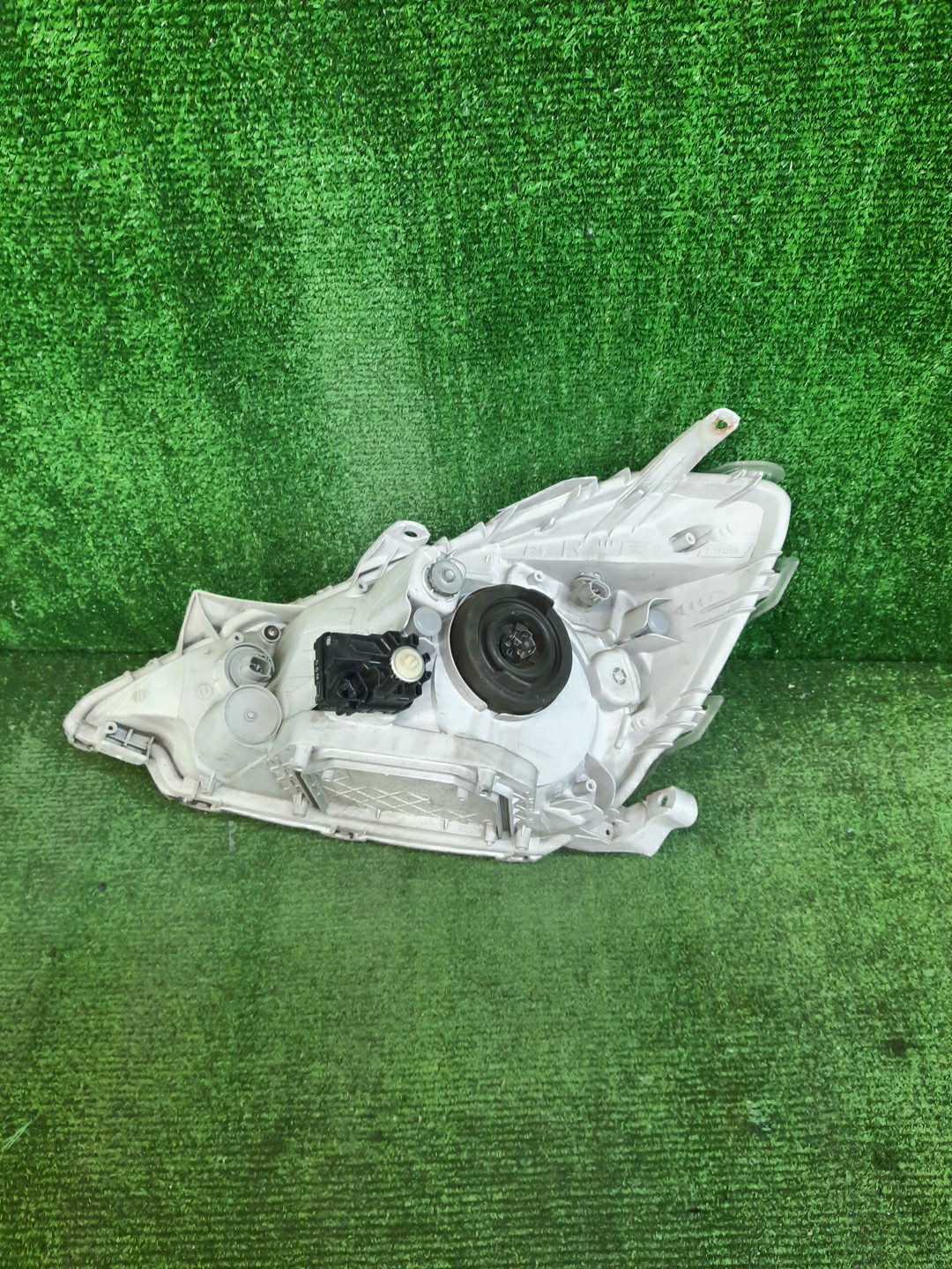 Фара правая передняя TOYOTA ALLION ZZT240, NZT240, AZT240, ZZT245 2 ракурс
