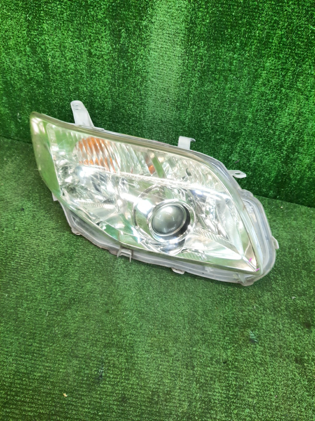 Фара правая передняя TOYOTA AXIO, COROLLA FIELDER, COROLLA  AXIO, FIELDER NZE141, NZE144, ZRE142, ZRE144, ZRE144G, ZRE142G, NZE144G, NZE141G 1 ракурс