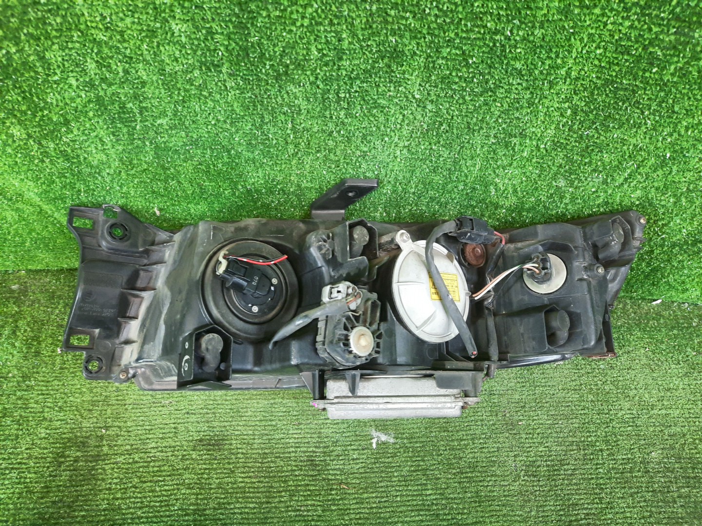 Фара правая передняя MITSUBISHI CHARIOT GRANDIS, CHARIOT N84W, N94W, N96W, N86W 2 ракурс