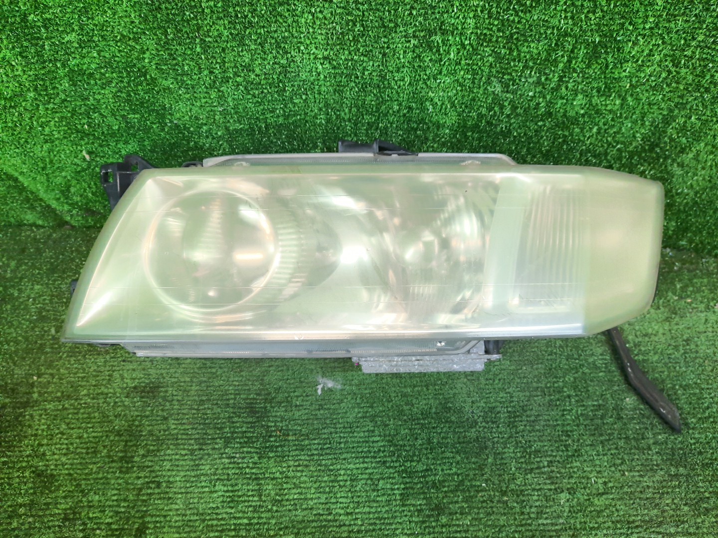 Фара левая передняя MITSUBISHI CHARIOT GRANDIS, CHARIOT N84W, N94W, N96W, N86W 1 ракурс