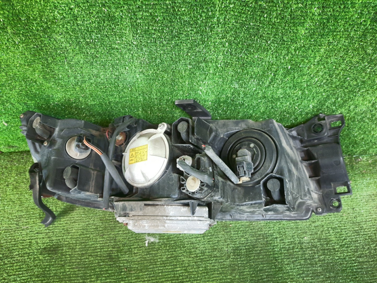 Фара левая передняя MITSUBISHI CHARIOT GRANDIS, CHARIOT N84W, N94W, N96W, N86W 2 ракурс