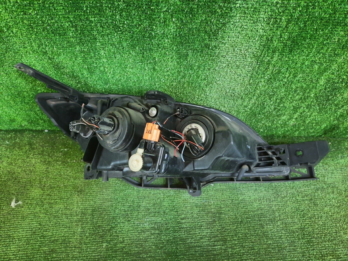 Фара левая передняя MAZDA AXELA, MAZDA 3, 3 BK5P, BK3P, BKEP, BK 2 ракурс