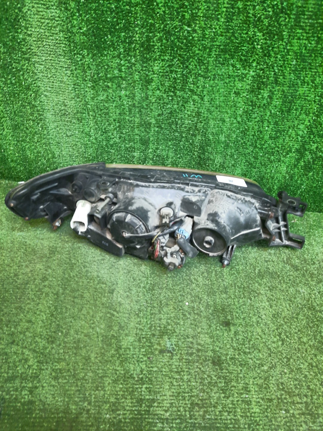 Фара левая передняя NISSAN AVENIR, EXPERT W11, PNW11, PW11, RW11, VW11, VNW11 2 ракурс