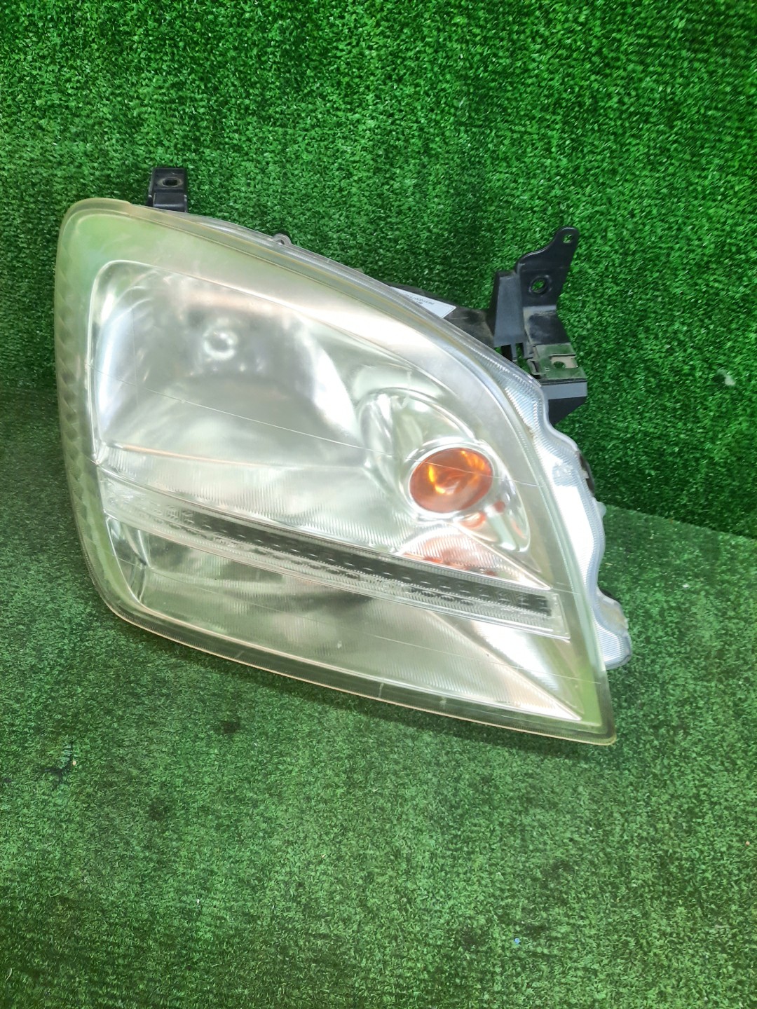 Фара правая передняя MITSUBISHI DION CR9W 1 ракурс