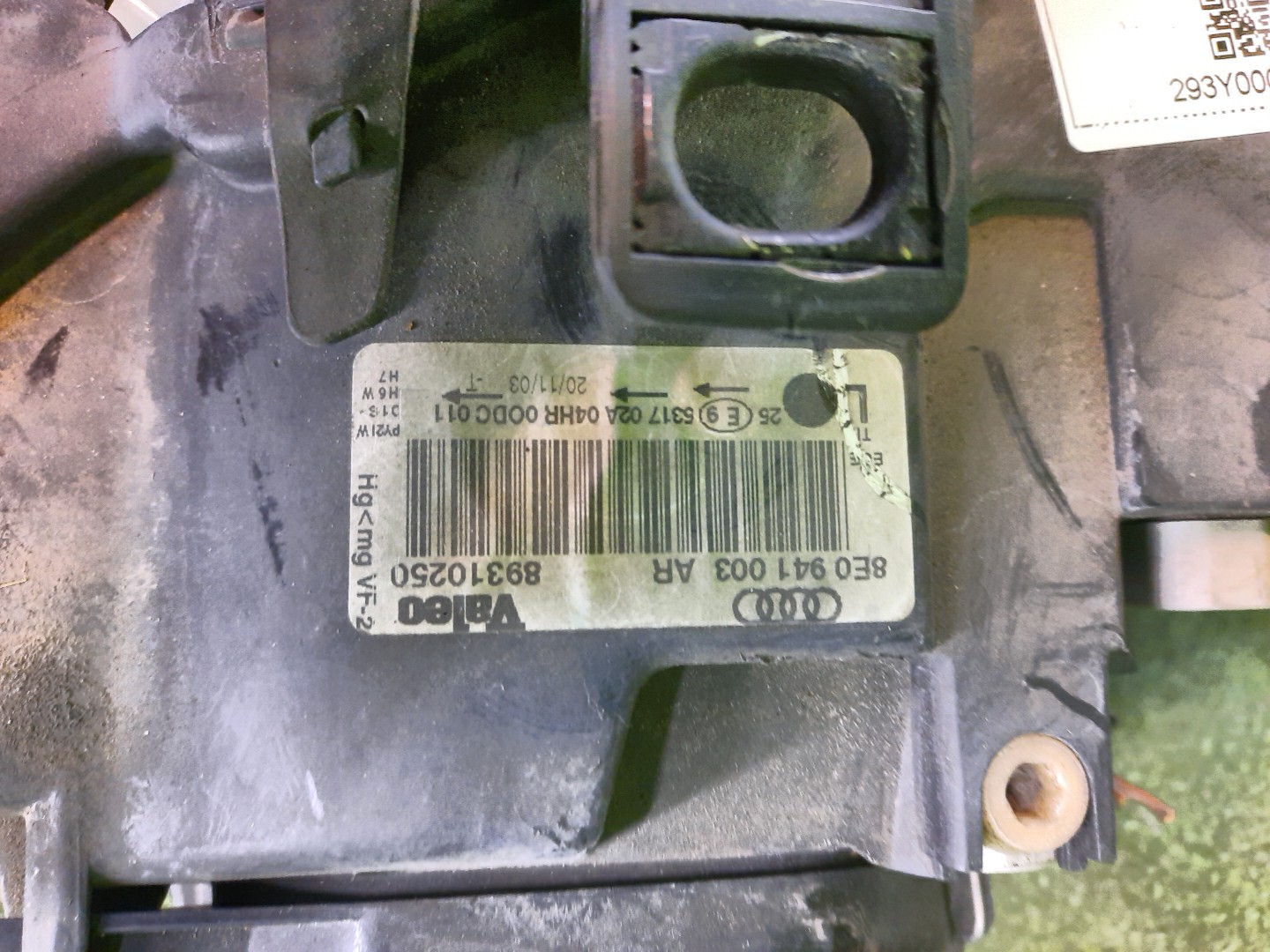 Фара левая передняя AUDI A4 8E, 8HE, 8H7, 8E5, 8EC, B6 8E0941003AR 2 ракурс