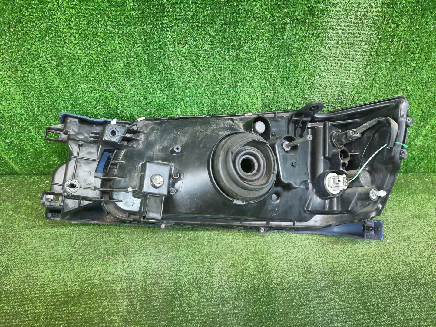 Фара правая передняя SUBARU FORESTER SG5 2 ракурс