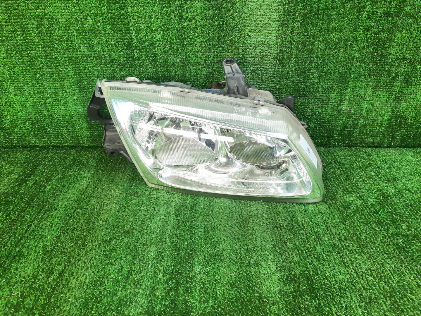 Фара правая передняя NISSAN BLUEBIRD SYLPHY G10, QG10, FG10, TG10, QNG10 1 ракурс