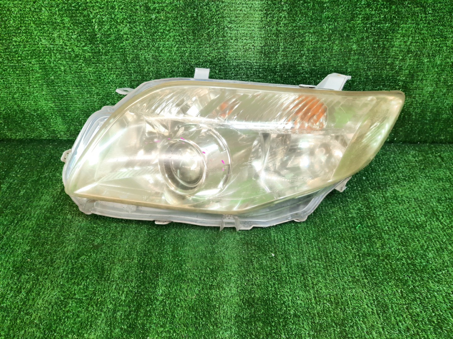 Фара левая передняя TOYOTA AXIO, COROLLA FIELDER, COROLLA  AXIO, FIELDER NZE141, NZE144, ZRE142, ZRE144, ZRE144G, ZRE142G, NZE144G, NZE141G 1 ракурс