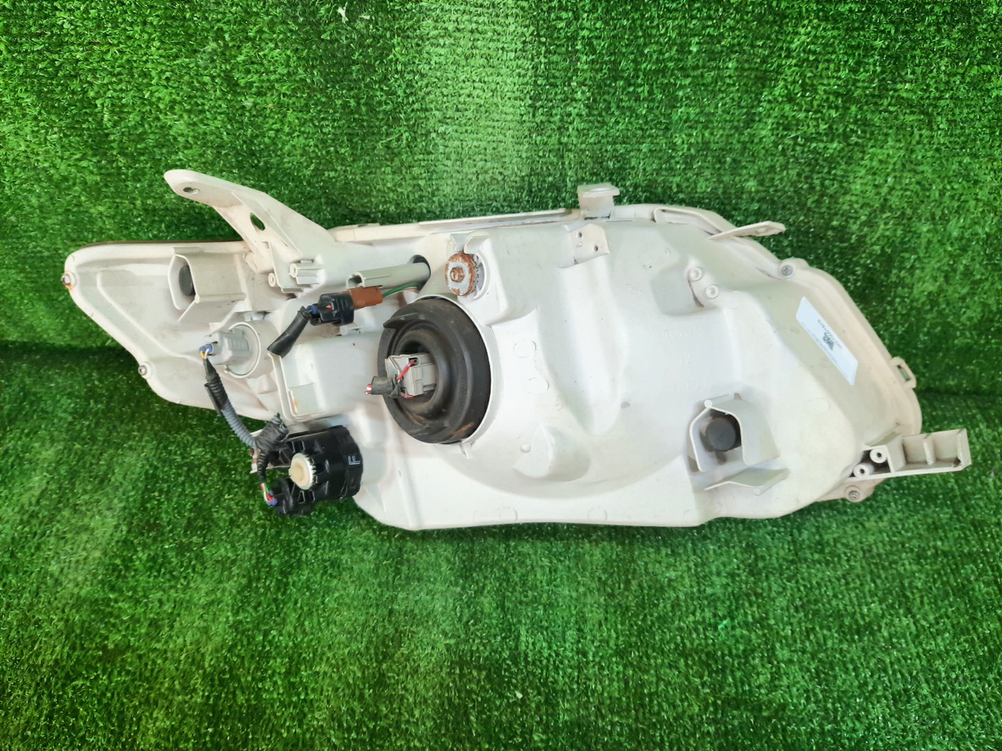 Фара левая передняя TOYOTA AXIO, COROLLA FIELDER, COROLLA  AXIO, FIELDER NZE141, NZE144, ZRE142, ZRE144, ZRE144G, ZRE142G, NZE144G, NZE141G 2 ракурс