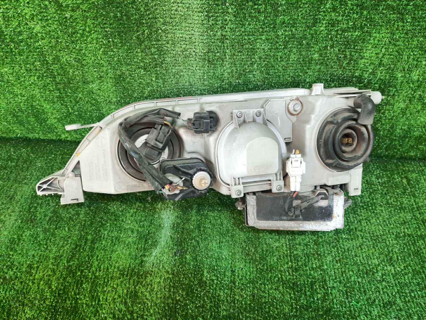 Фара правая передняя TOYOTA CRESTA GX100, JZX100, JZX101, LX100, GX105, JZX105, SX100 2 ракурс