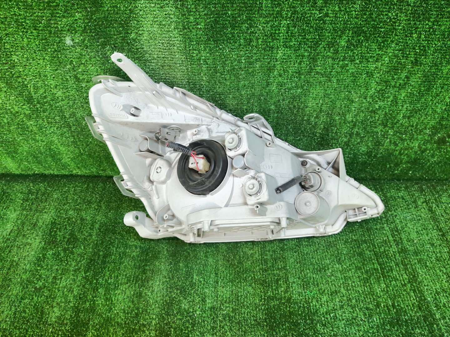 Фара левая передняя TOYOTA ALLION ZZT240, NZT240, AZT240, ZZT245 2 ракурс