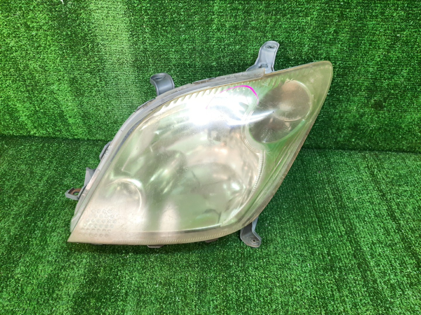 Фара левая передняя TOYOTA IST NCP60, NCP65, NCP61 1 ракурс