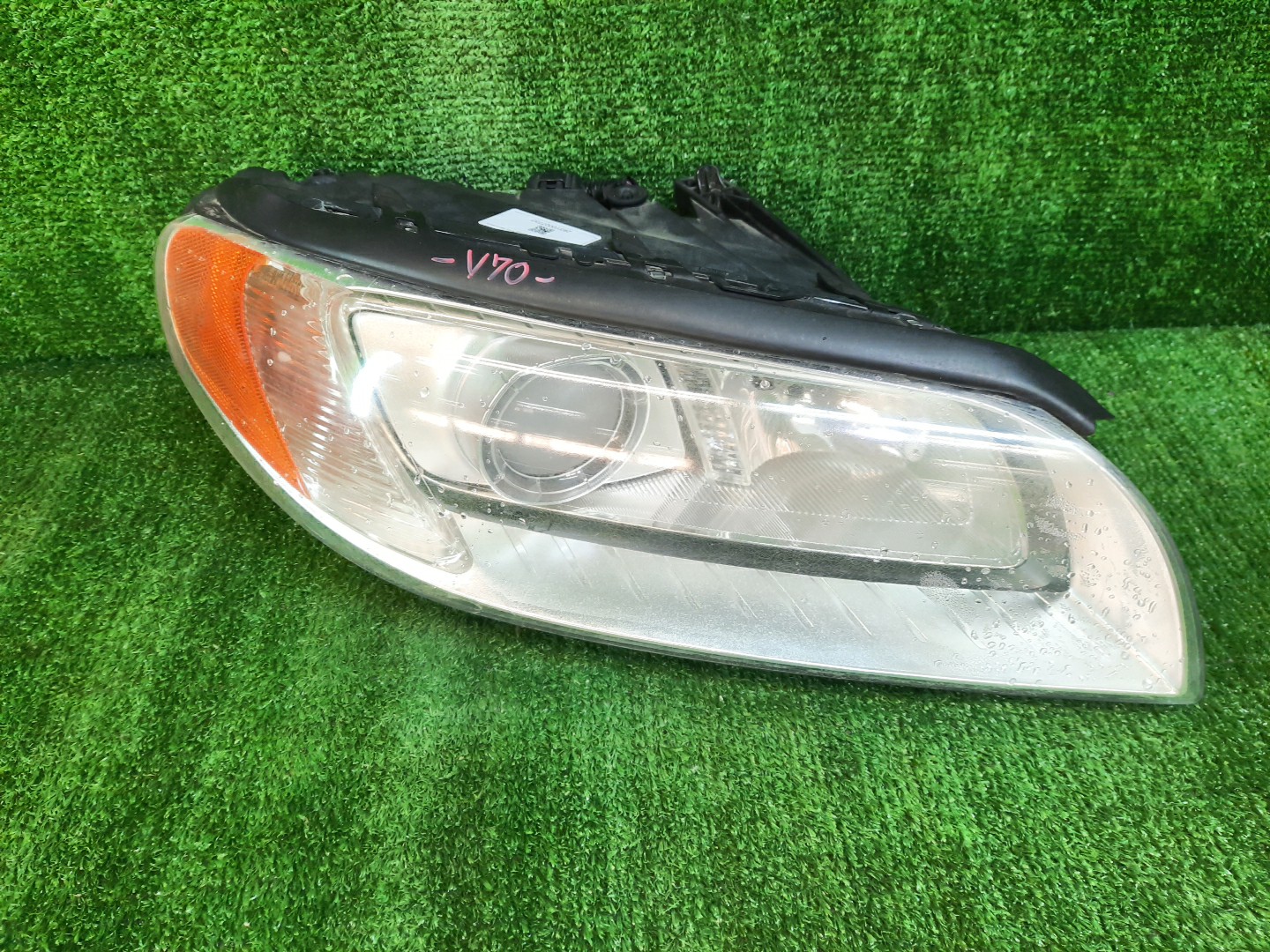 Фара правая передняя  VOLVO XC70, V70, S80 BZ52, BZ88, BZ80, BZ69, BZ87, BZ70, BZ82, BZ83, BZ90, BZ95, BZ, BZ81, BZ73, BW60, BW47, BW40, BW90, BW69, BW71, BW98, BW56, BW48, AS60, AS98, AS90, AS95, AS40, AS70, AS 1 ракурс