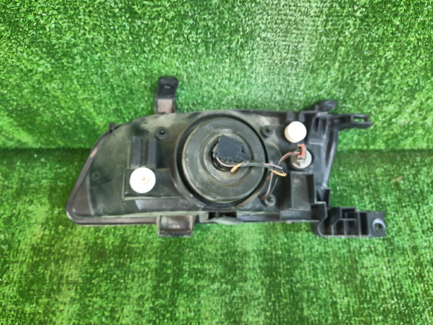 Фара правая передняя NISSAN SUNNY B15, FB15, FNB15, QB15, SB15 2 ракурс