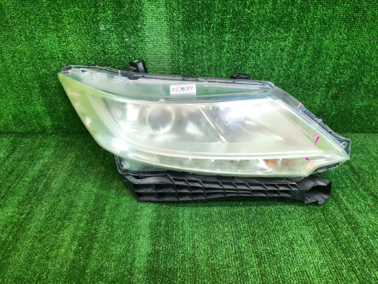 Фара правая передняя HONDA ODYSSEY RC1 3 ракурс