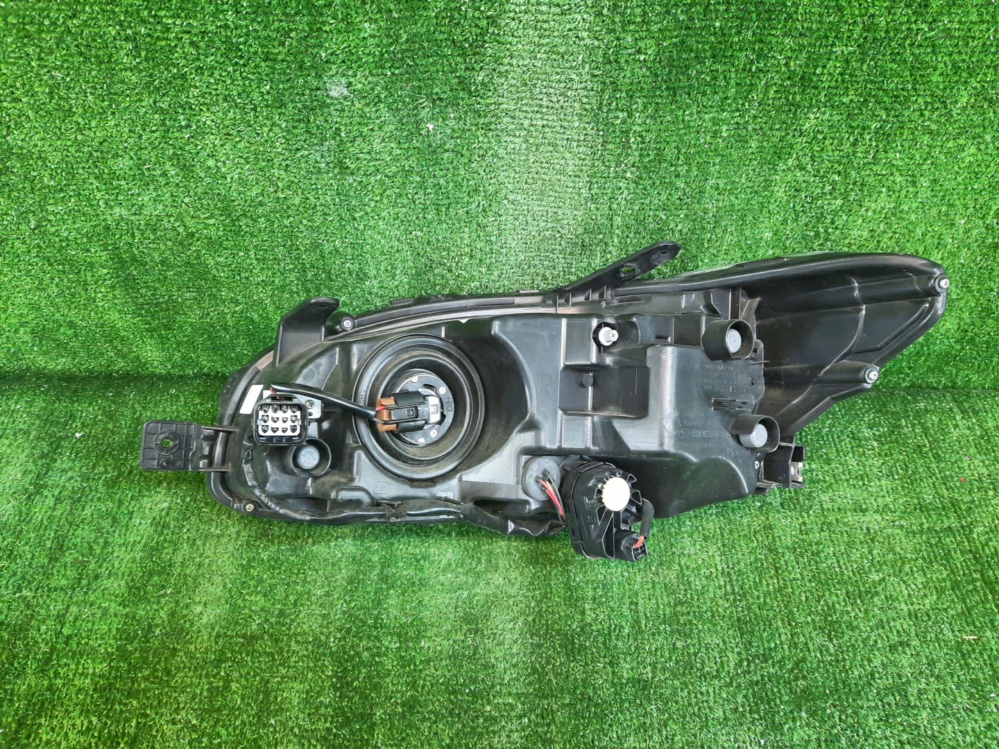 Фара правая передняя SUBARU LEVORG VM4, VMG 2 ракурс