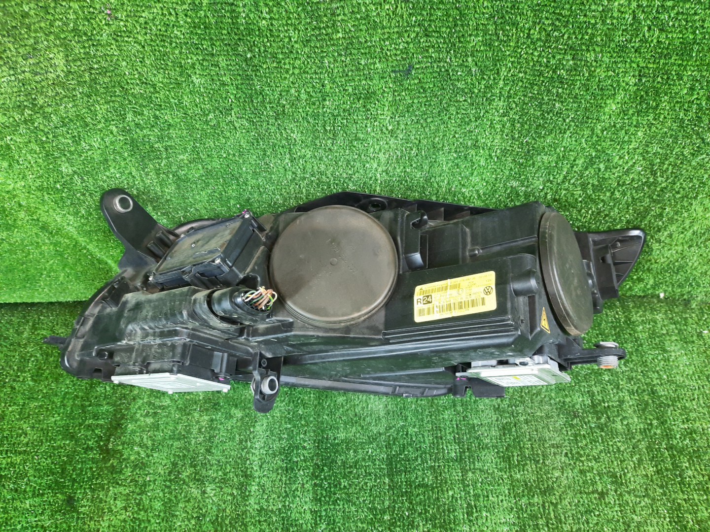 Фара правая передняя VOLKSWAGEN PASSAT CC 358 2 ракурс