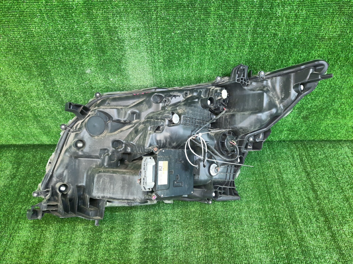 Фара правая передняя TOYOTA VELLFIRE AGH35W, AYH30W, AGH30W, GGH30W 4 ракурс Фара правая передняя TOYOTA VELLFIRE AGH35W, AYH30W, AGH30W, GGH30W 4 ракурс