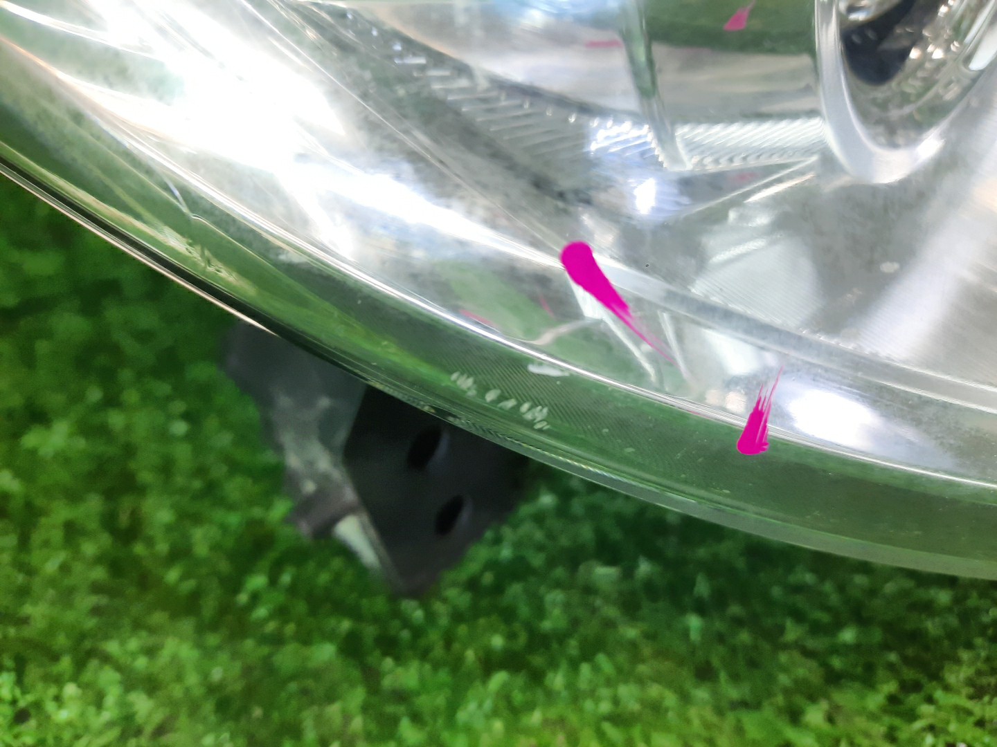 Фара правая передняя NISSAN SERENA C26 2 ракурс Фара правая передняя NISSAN SERENA C26 2 ракурс