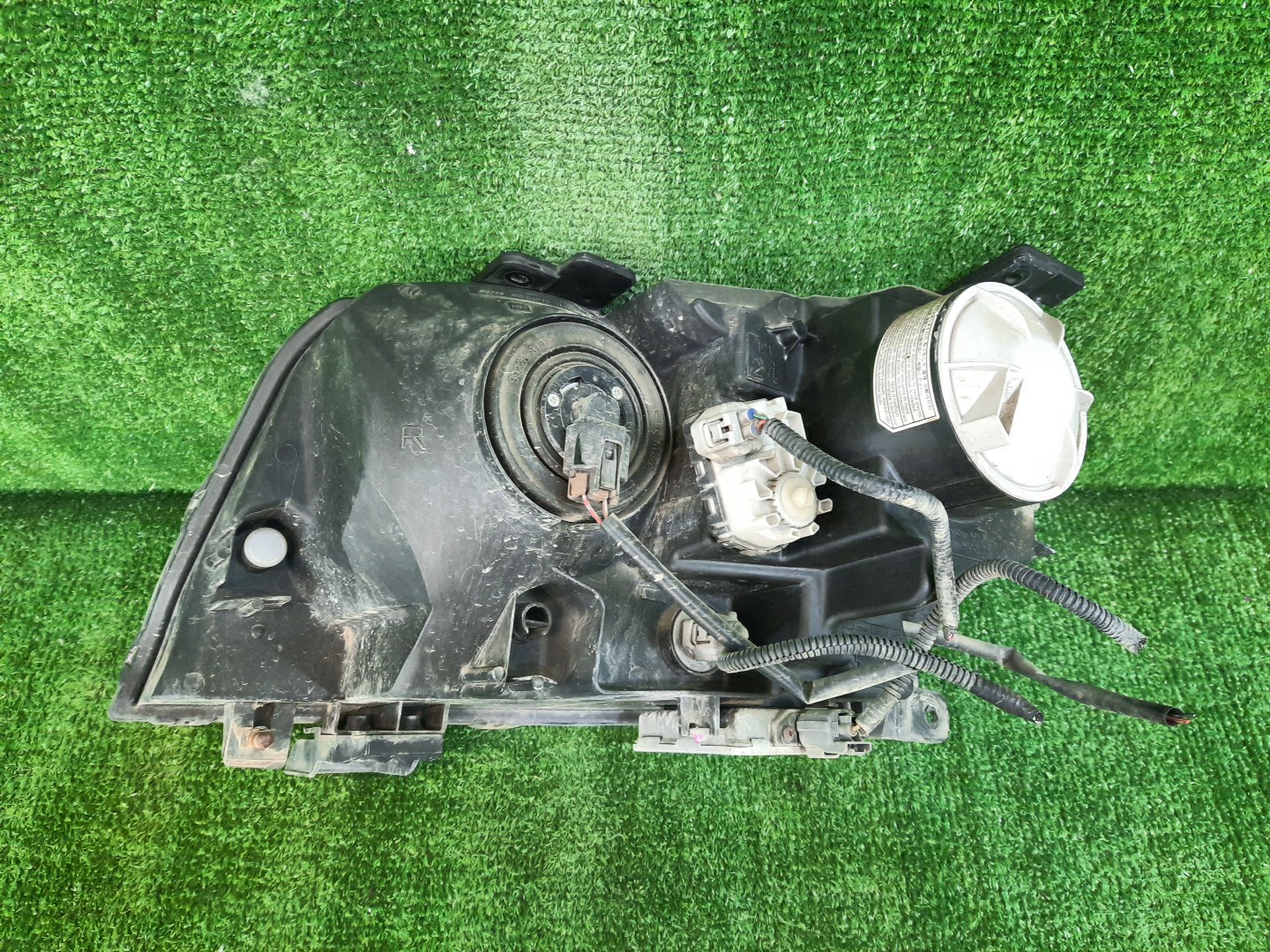 Фара правая передняя SUZUKI ESCUDO, GRAND VITARA TDB4W, TD94W, TD54W, TDA4W, TDB4, TE94, TD54, JT 2 ракурс