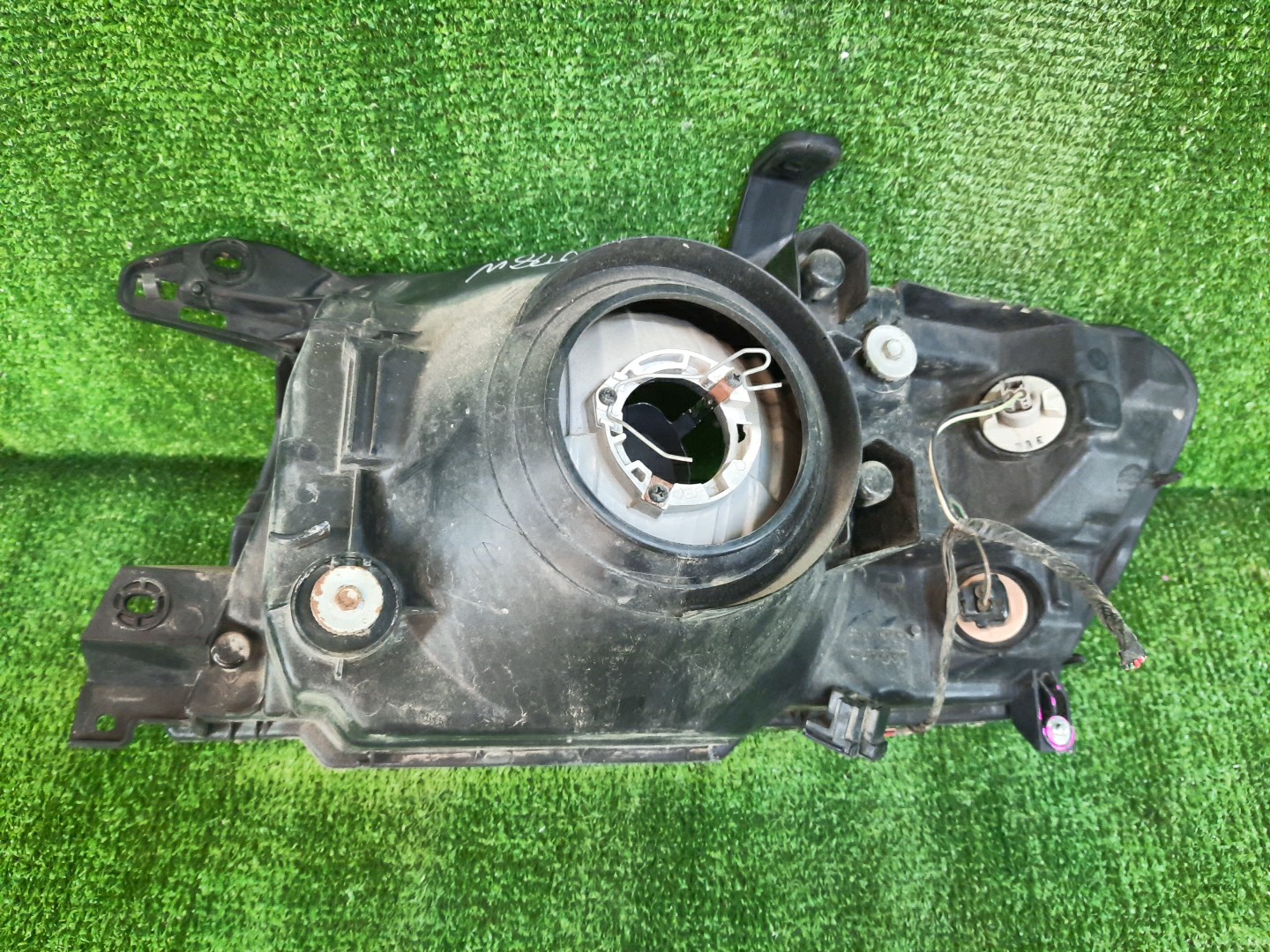 Фара правая передняя MITSUBISHI PAJERO V75W, V65W, V78W, V73W, V77W, V63W, V68W 3 ракурс