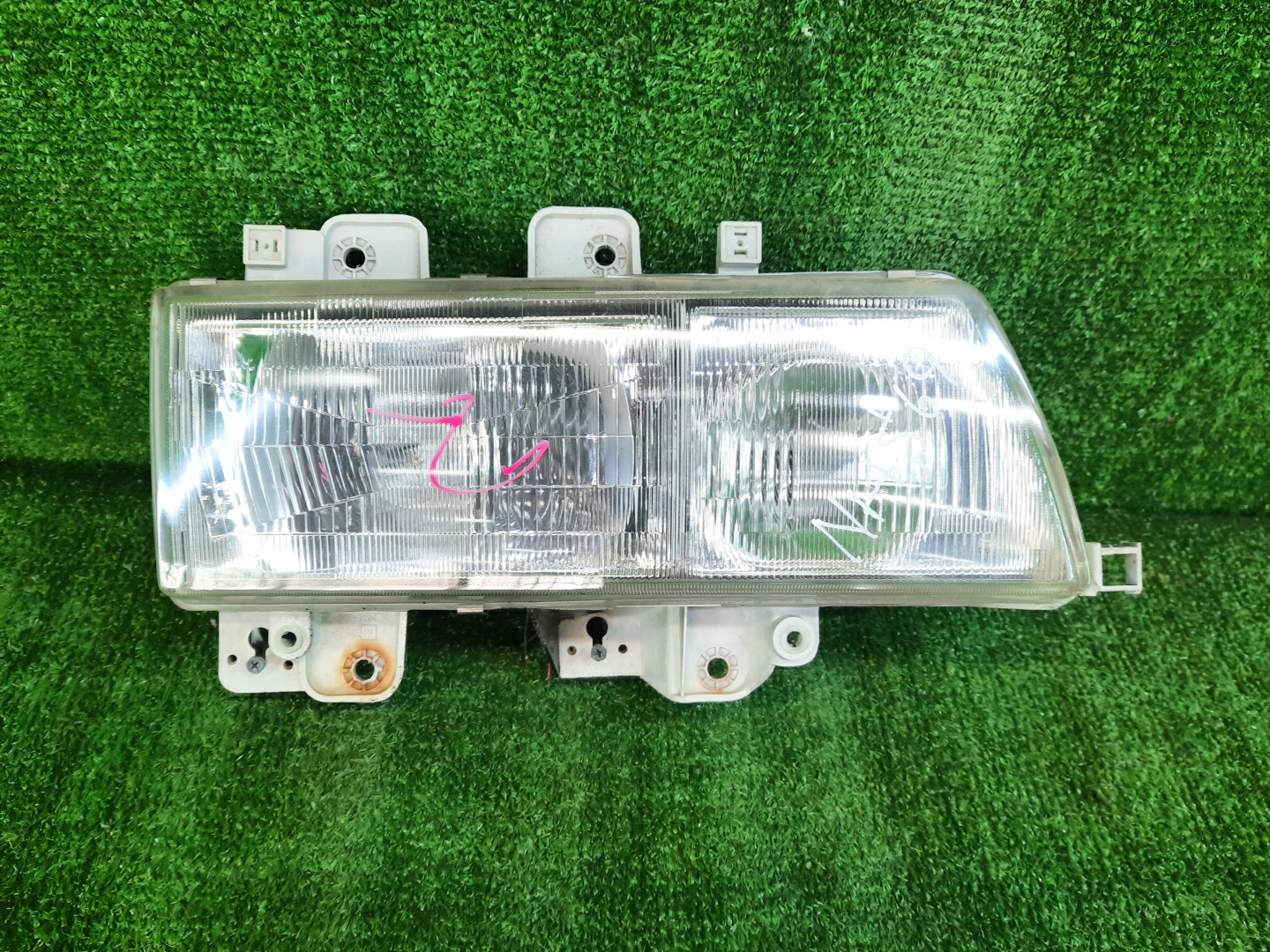 Фара правая передняя ISUZU ELF NKR69 1 ракурс