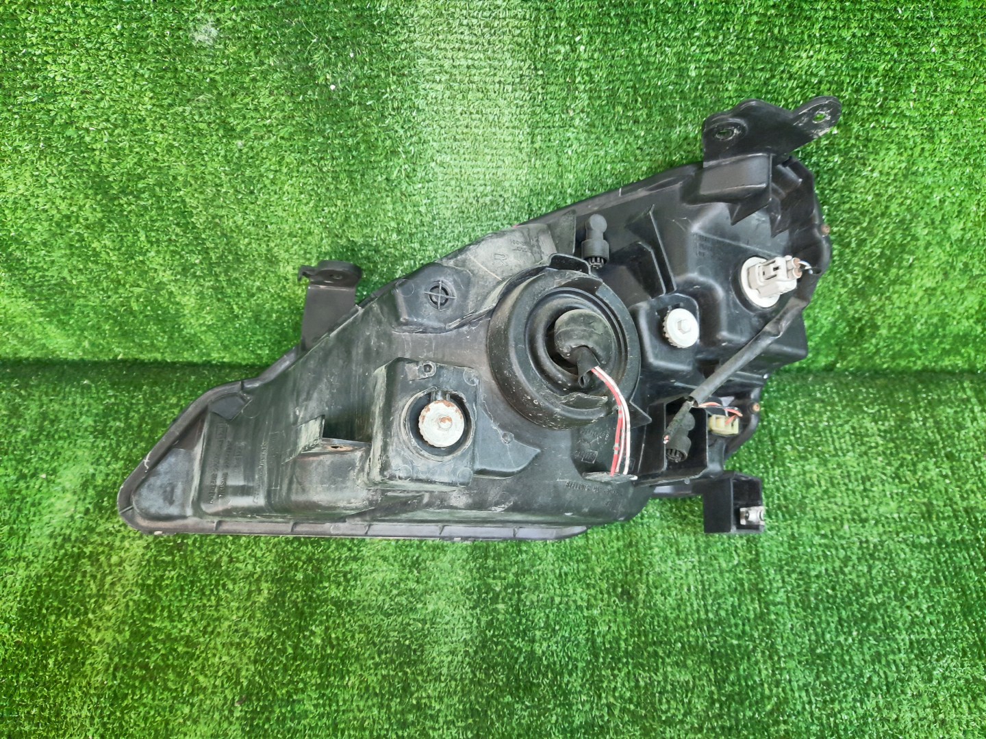 Фара правая передняя SUZUKI AERIO RC51S, RB21S, RA21S, RD51S 2 ракурс