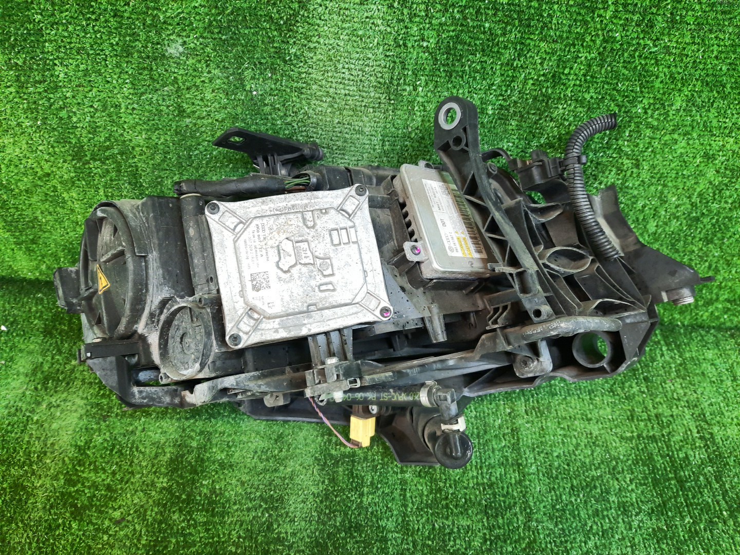 Фара левая передняя AUDI A4 8K2, B8, 8K5 4 ракурс