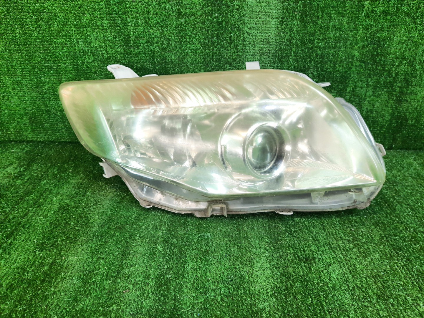 Фара правая передняя TOYOTA AXIO, COROLLA FIELDER, COROLLA  AXIO, FIELDER NZE141, NZE144, ZRE142, ZRE144, ZRE144G, ZRE142G, NZE144G, NZE141G 1 ракурс