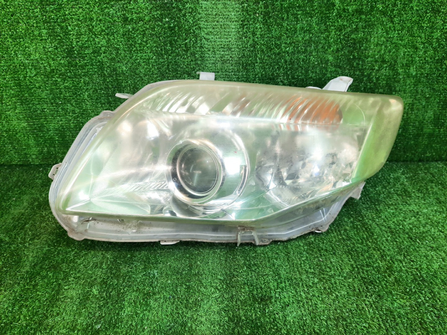 Фара левая передняя TOYOTA AXIO, COROLLA FIELDER, COROLLA  AXIO, FIELDER NZE141, NZE144, ZRE142, ZRE144, ZRE144G, ZRE142G, NZE144G, NZE141G 1 ракурс
