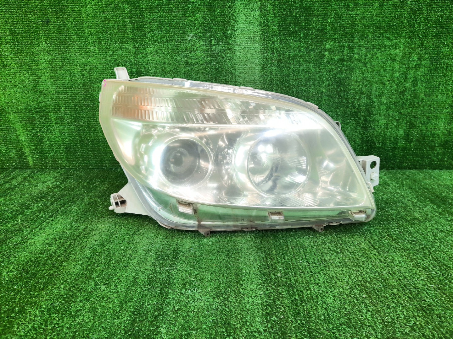 Фара правая передняя TOYOTA RUSH, BE-GO J210E, J200E, J210G, J200G 1 ракурс Фара правая передняя TOYOTA RUSH, BE-GO J210E, J200E, J210G, J200G 1 ракурс