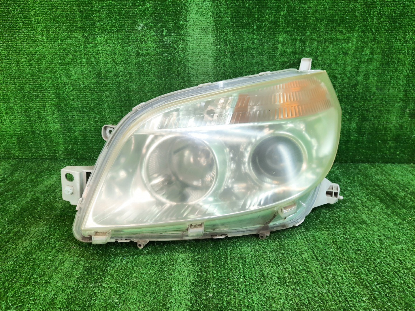 Фара левая передняя TOYOTA RUSH, BE-GO J210E, J200E, J210G, J200G 1 ракурс Фара левая передняя TOYOTA RUSH, BE-GO J210E, J200E, J210G, J200G 1 ракурс