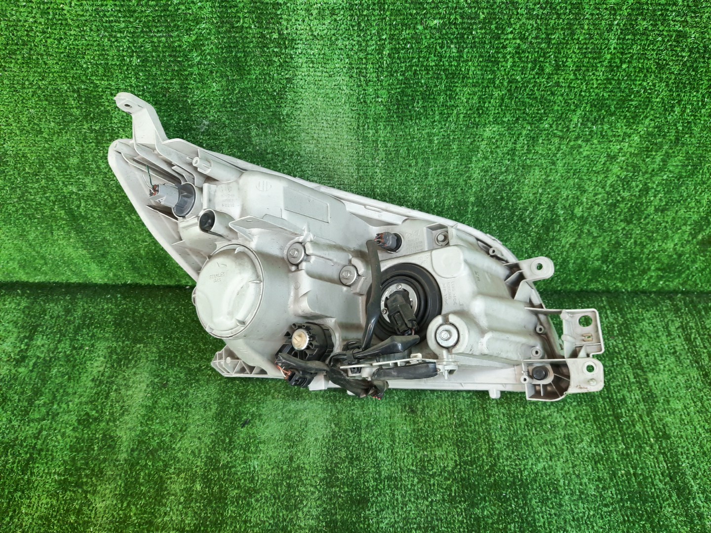 Фара левая передняя TOYOTA RUSH, BE-GO J210E, J200E, J210G, J200G 2 ракурс