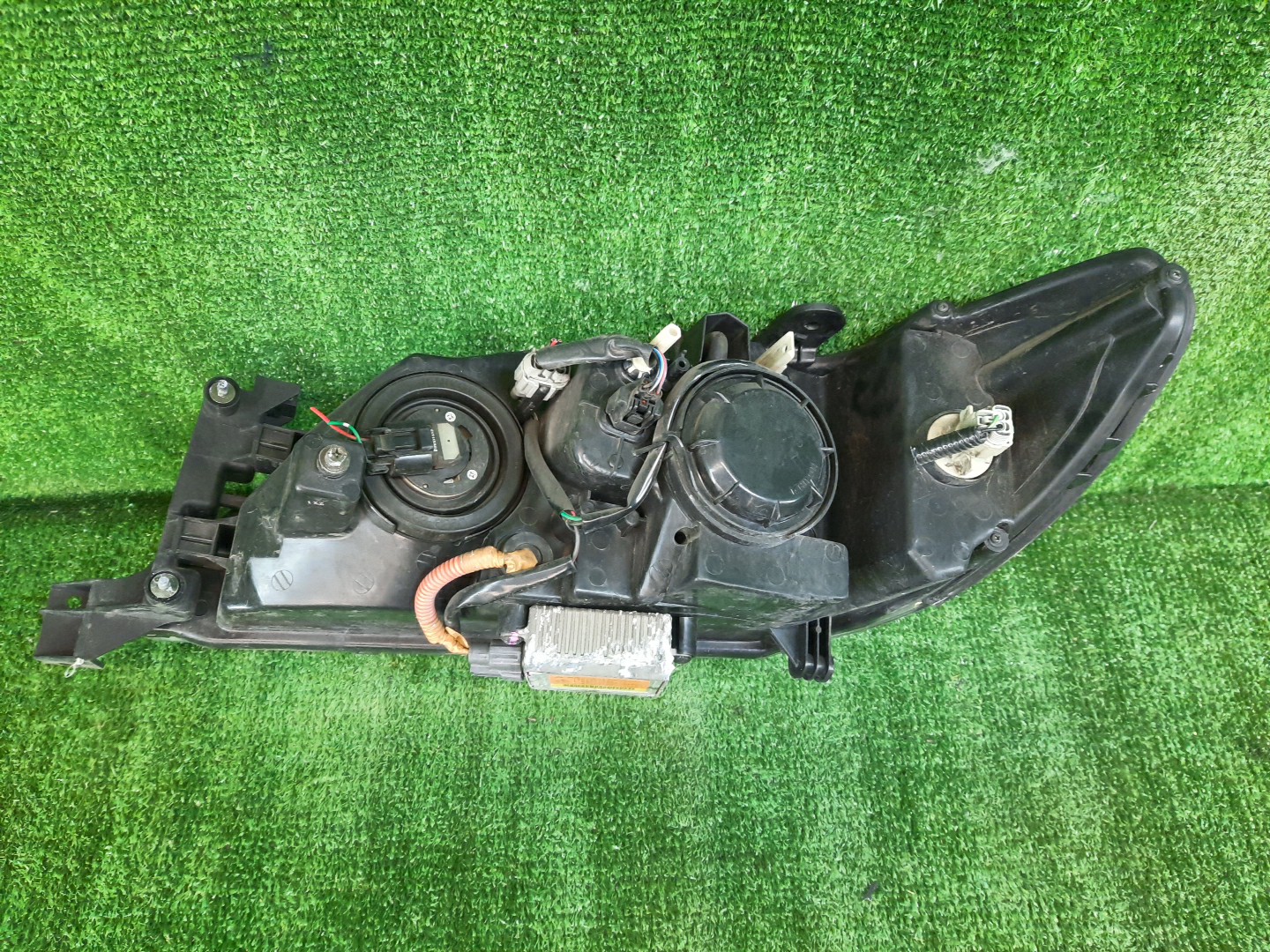 Фара правая передняя NISSAN PRESAGE U30, NU30, TU30, TNU30, HU30, VNU30, VU30 3 ракурс