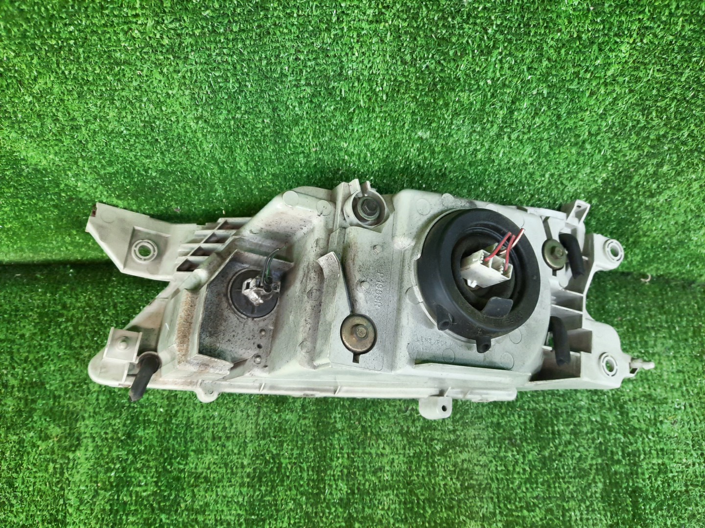 Фара правая передняя MAZDA PREMACY CP8W, CPEW 2 ракурс